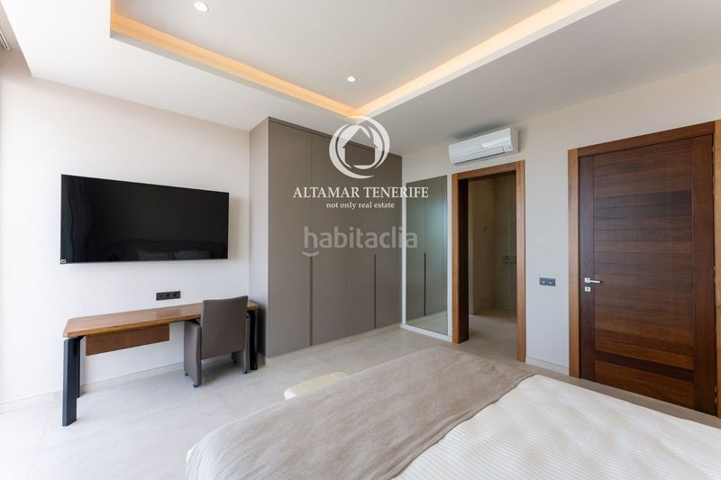 Foto 4885d966-9f43-45bb-b1f7-697b6dc54e76. Casa amb aparcament piscina a San Eugenio Bajo Adeje