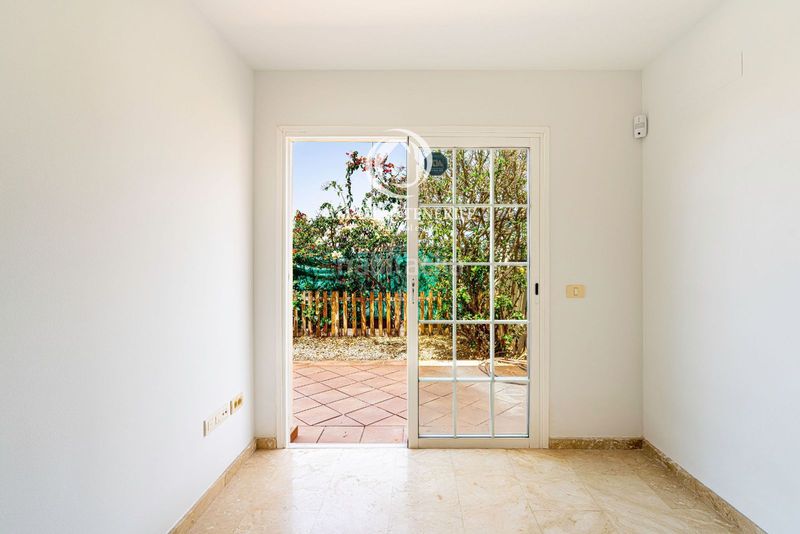 Foto 3ba76843-771b-4ef0-bea8-af2286d974ef. Apartament amb aparcament piscina a Palm - Mar Arona