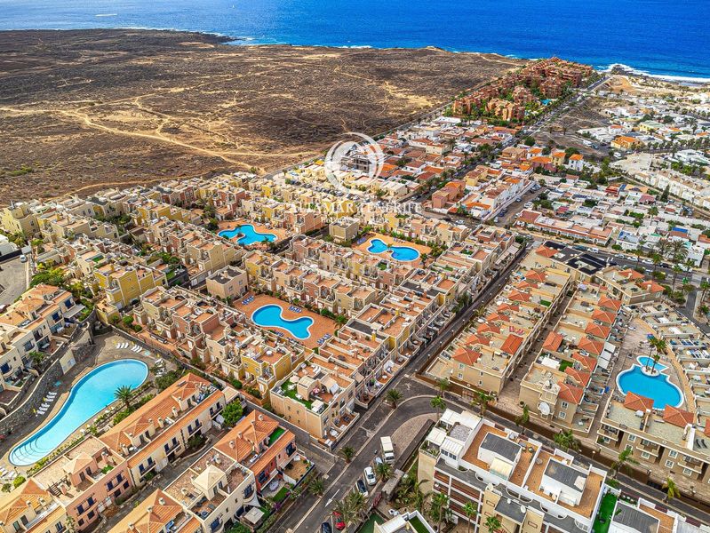 Foto 3cbbdb2e-0fd4-4bd9-ad15-368785c54061. Apartament amb aparcament piscina a Palm - Mar Arona