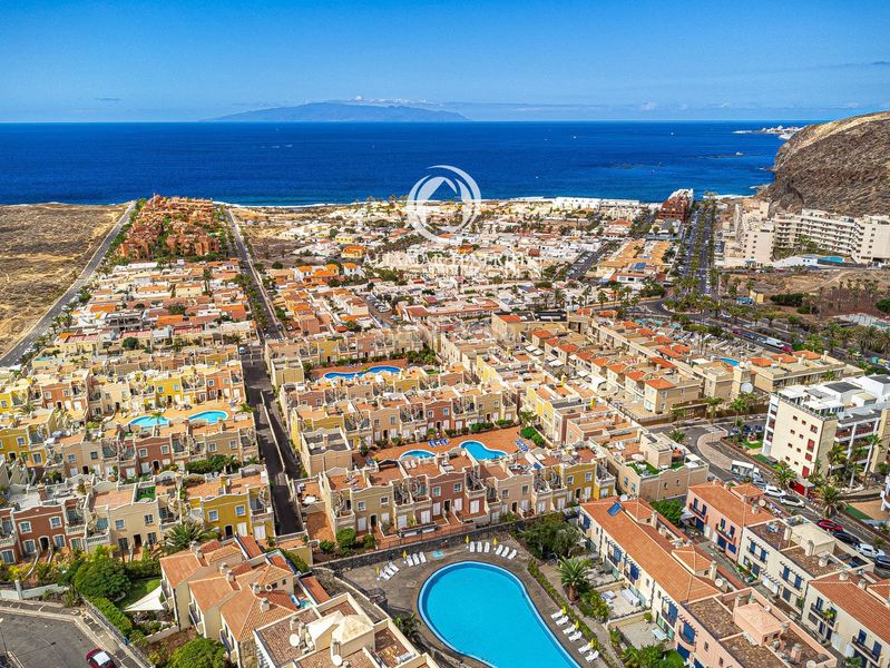 Foto 4411f586-eb05-4e2b-aa57-ad05f6b668e7. Apartament amb aparcament piscina a Palm - Mar Arona