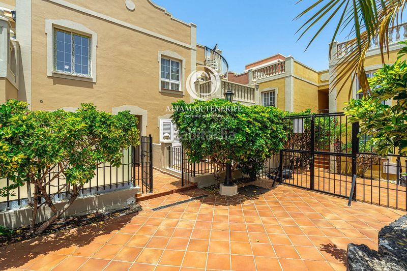 Foto 866143a4-f0d2-4e30-9615-ef2cd0783593. Apartament amb aparcament piscina a Palm - Mar Arona