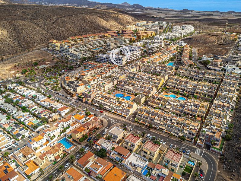 Foto de16656d-c19b-4f84-b2fb-31516818a137. Apartament amb aparcament piscina a Palm - Mar Arona