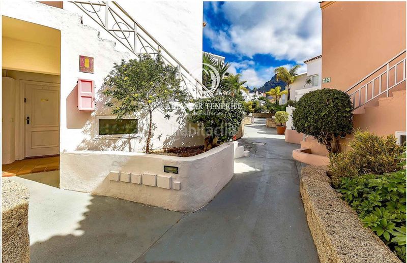 Foto c2639d77-ad69-4e7a-a805-42a25e148f6e. Apartament amb piscina a Playa de Fañabé Adeje