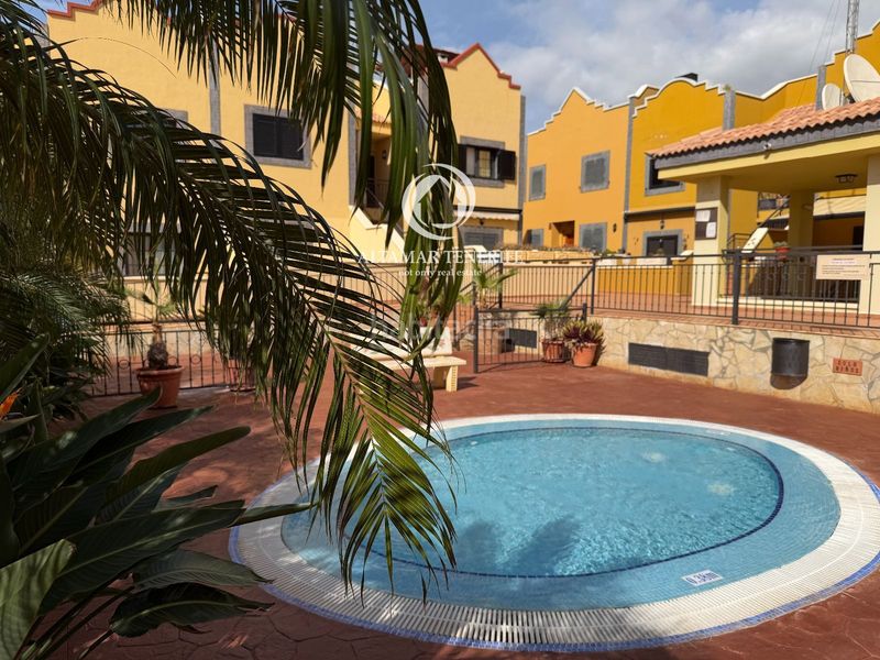 Foto 75a7b749-2d66-4920-8896-8ee0cb4eb217. Apartament amb aparcament piscina a Playa del Duque Adeje