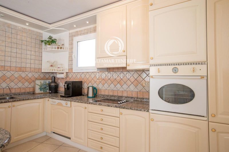 Foto 870d31f4-3adf-4bbd-bb49-0a73045e8a3b. Apartament amb piscina a Los Cristianos Arona