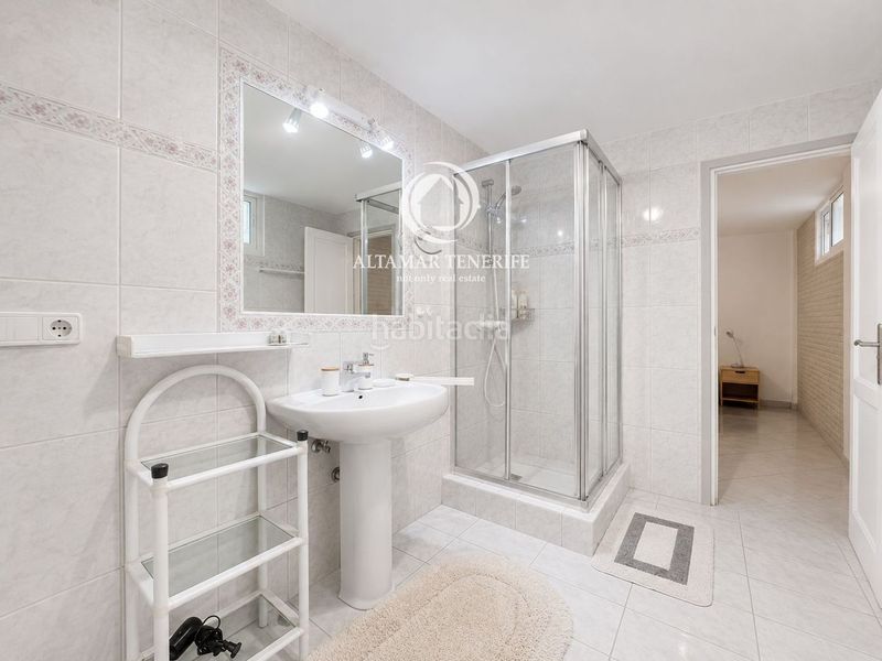 Foto aa80328c-1948-4049-9657-289f25e8fed8. Casa adossada amb aparcament piscina a Playa Fañabé Alto Adeje
