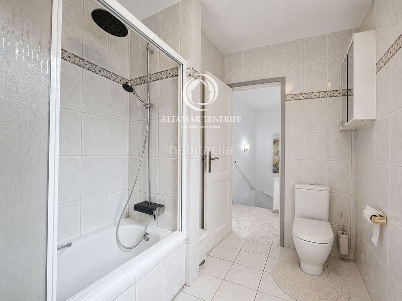Foto e585544f-7395-499e-accd-5a9118bc0a99. Casa adossada amb aparcament piscina a Playa Fañabé Alto Adeje