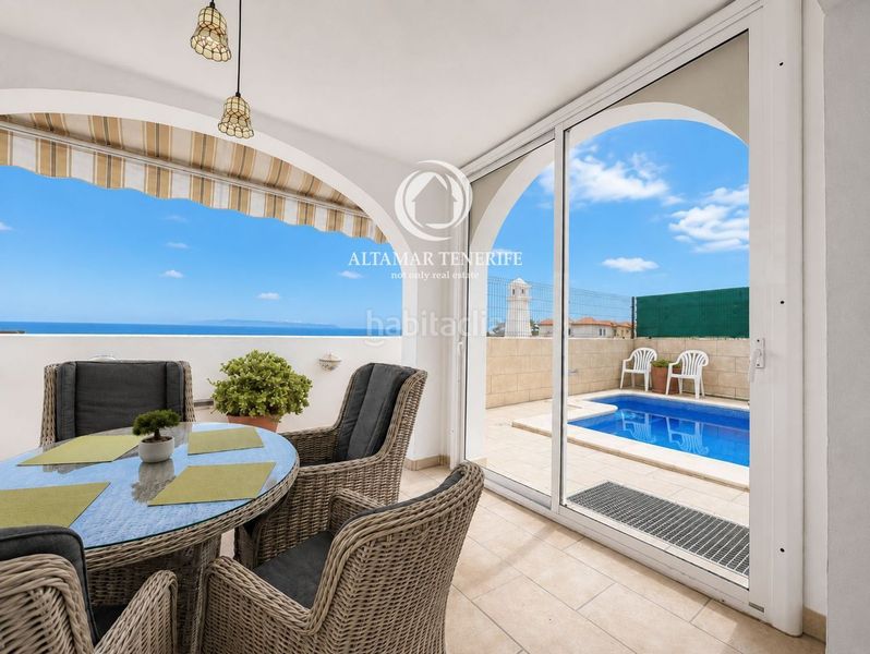 Foto fbe1a816-c0df-4bd1-8f8d-c036e8502d04. Casa adossada amb aparcament piscina a Playa Fañabé Alto Adeje