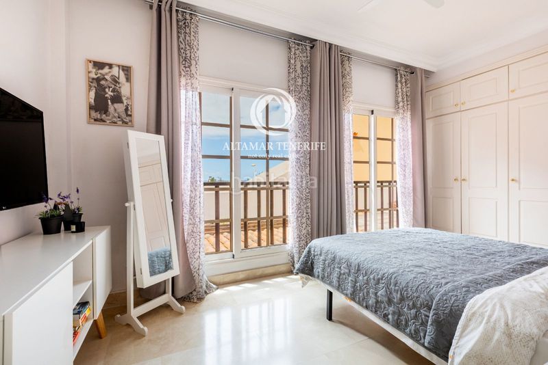 Foto b4f5fc2f-d198-4da7-9aed-2a8f7665efe3. Apartament amb piscina a Playa del Duque Adeje