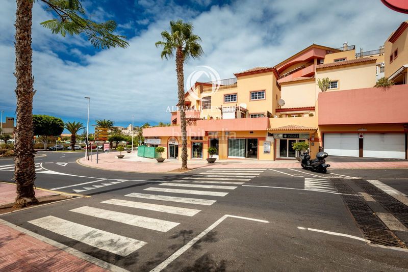 Foto e917566e-7e91-4a18-9f01-9b755524c65f. Apartament amb piscina a Playa del Duque Adeje