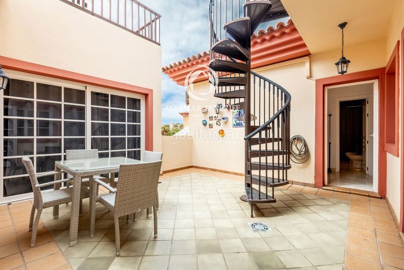 Foto eb28ddaf-6934-4d3e-b48e-b2a5beeb9681. Apartament amb piscina a Playa del Duque Adeje