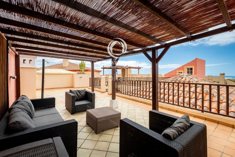 Foto fb4f81c1-1ed3-4804-b71d-d9926a078547. Apartament amb piscina a Playa del Duque Adeje
