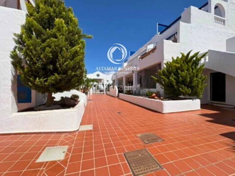 Foto 2c48b49d-3e70-4fb9-87c3-c99585145aff. Apartament amb piscina a Los Cristianos Arona