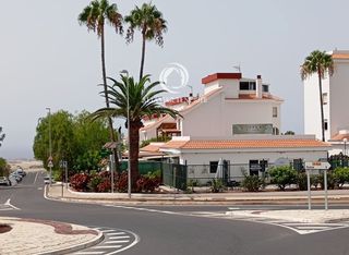 Miete Geschäftsraum  Calle cañada blanca. Local comercial en parque la reina  timanfaya i