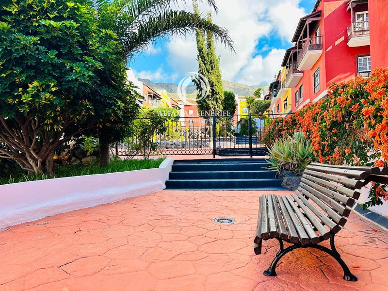 Foto d2b99860-248c-4387-8e93-8f9d7f2888fe. Casa adossada amb aparcament piscina a Casco Urbano Adeje