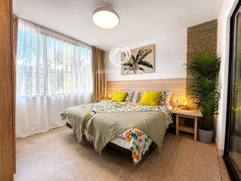 Foto 2639a8e2-5442-4f73-b0bf-9bad03c6ba19. Apartament amb aparcament piscina a Los Cristianos Arona