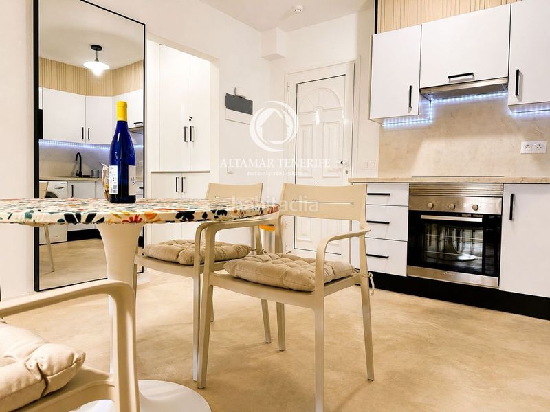 Foto 3dcf0ab9-b5b9-4b1f-9099-e12af2c3a5df. Apartament amb aparcament piscina a Los Cristianos Arona