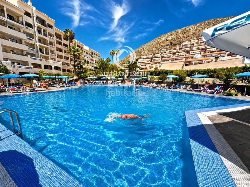 Foto 896b19fa-e215-4759-b4e0-2ab1afcb6504. Apartament amb aparcament piscina a Los Cristianos Arona
