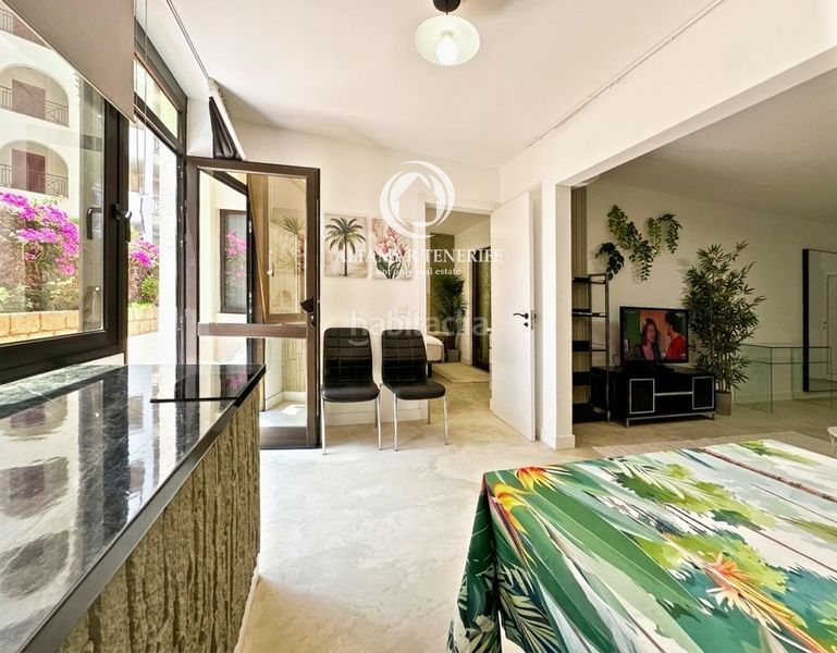 Foto d767af23-03c5-445f-8c2f-048d90b8612d. Apartament amb aparcament piscina a Los Cristianos Arona
