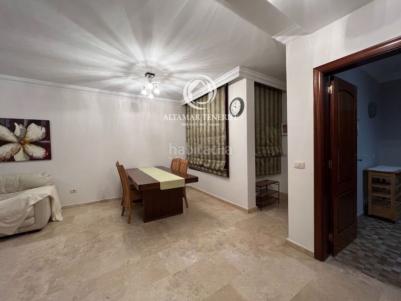 Foto 0c550d3f-c789-4aaa-9871-fdbab9466227. Rent semi detached house with parking pool in Playa de Fañabé Adeje