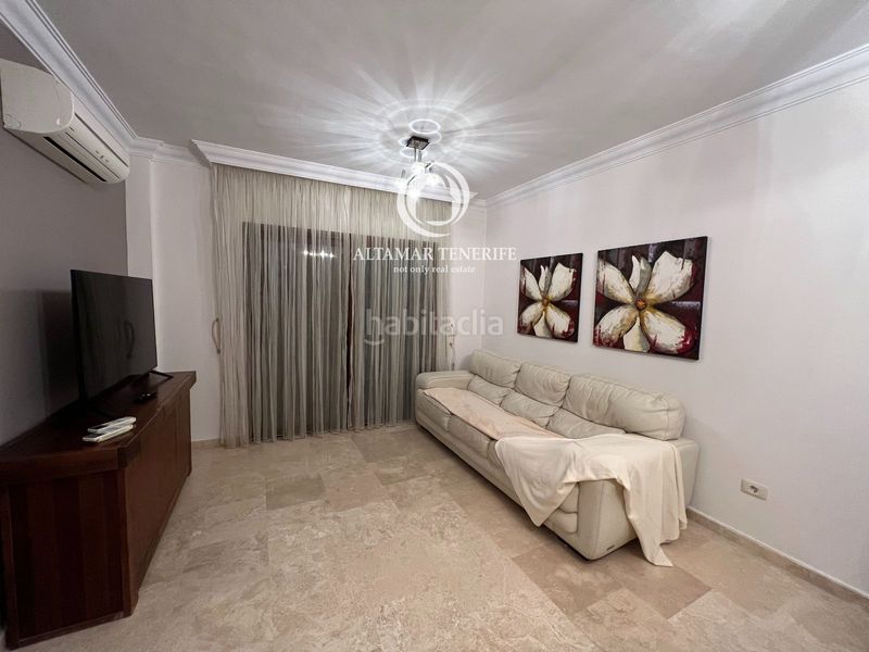 Foto b3821c1b-04cc-4a81-a7c4-e674ba2f7fa9. Rent semi detached house with parking pool in Playa de Fañabé Adeje