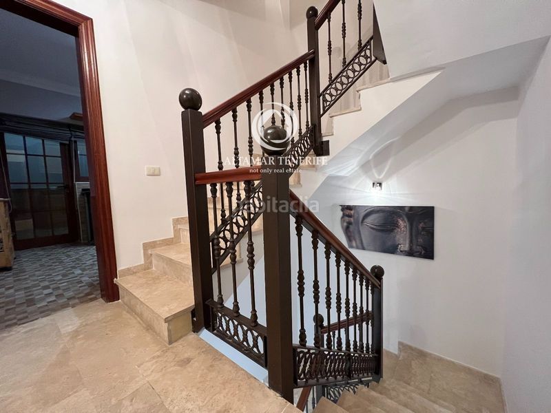 Foto fe13ac99-7b0d-4ff2-ba86-6b7812649af2. Rent semi detached house with parking pool in Playa de Fañabé Adeje