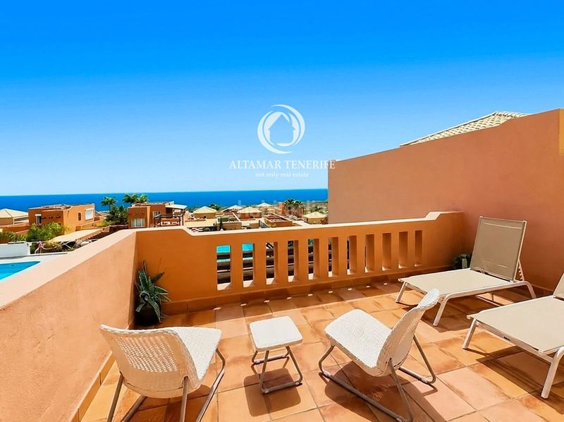 Foto ceaa9eb4-51f5-4279-b553-42fed01533d5. Casa amb aparcament piscina a La Caleta Adeje