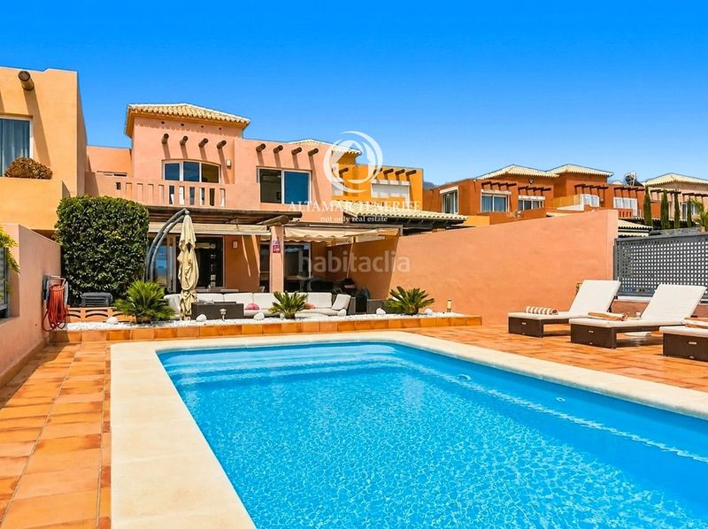 Foto d3e952d1-dc24-4cef-80fe-584ac8d9df5c. Casa amb aparcament piscina a La Caleta Adeje