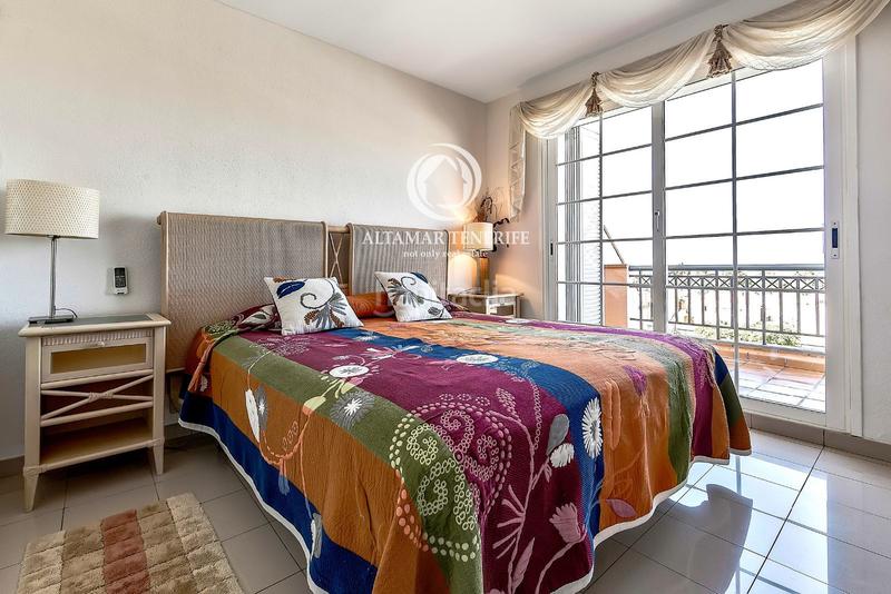 Foto 0fd72117-3bf3-40ca-8ddf-7dfef7e5c70e. Maison jumelée avec piscine dans Playa del Duque Adeje