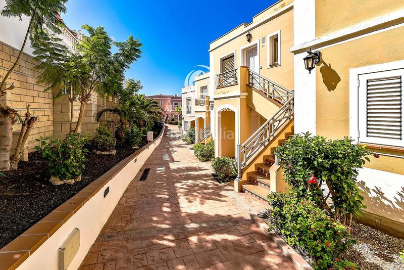 Foto 24e4076b-313b-47ed-907a-96886aff326d. Maison jumelée avec piscine dans Playa del Duque Adeje