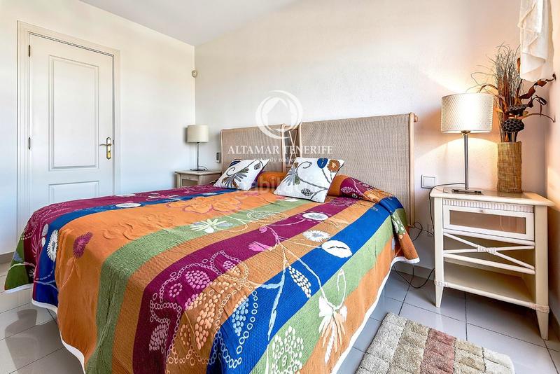 Foto 5c42aa6c-3b3a-4dfd-a8b6-abc4c0953019. Maison jumelée avec piscine dans Playa del Duque Adeje