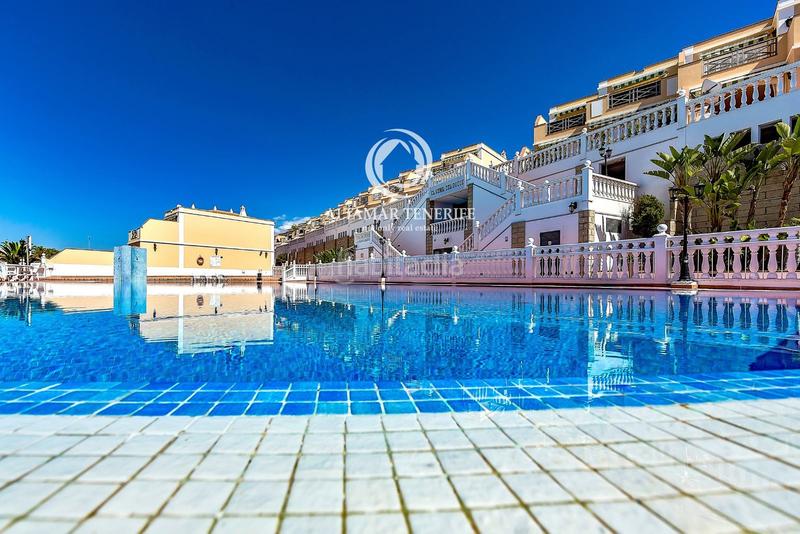 Foto 781b8b59-e0f3-46de-82b8-751202a1a372. Maison jumelée avec piscine dans Playa del Duque Adeje