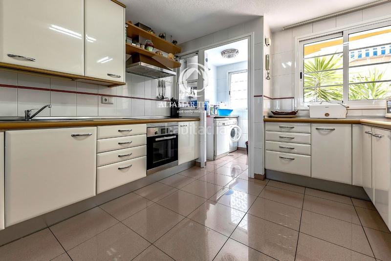 Foto abf75290-d8dc-4079-91ae-013564578242. Maison jumelée avec piscine dans Playa del Duque Adeje