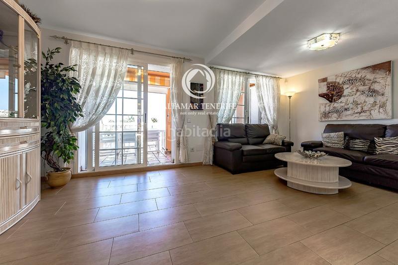 Foto d0c8d31a-41e5-4351-af26-4288df1483ec. Maison jumelée avec piscine dans Playa del Duque Adeje