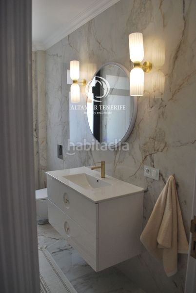 Foto 13ed2c3a-8bd5-4c9c-bfa9-8e360e4d733d. Casa amb aparcament piscina a San Eugenio Alto Adeje