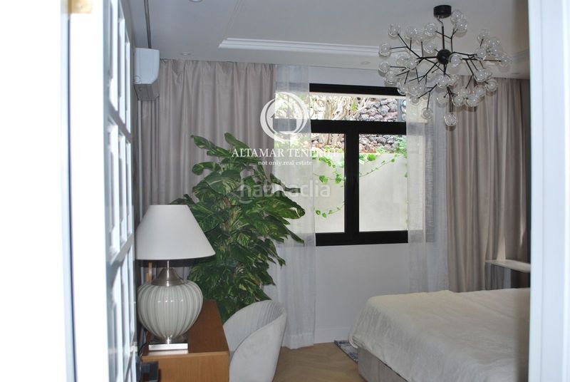 Foto b5fbea34-2a3f-440d-aa75-f554a17f83d8. Casa amb aparcament piscina a San Eugenio Alto Adeje