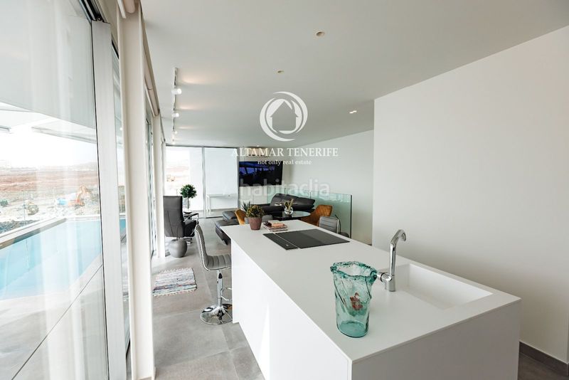 Foto d17d7649-0a8c-4f36-9126-ab4db71df544. Casa amb aparcament piscina a Marazul - Ricasa Adeje