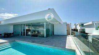 Casa a Marazul - Ricasa. Villa de lujo con piscina privada y vistas al mar en callao salv