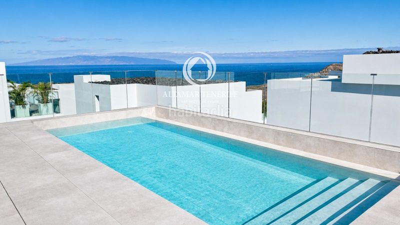 Foto 0259e950-d9d4-4829-a4c6-1d0c0f7b47e2. Casa amb aparcament piscina a Callao Salvaje - Playa Paraíso Adeje