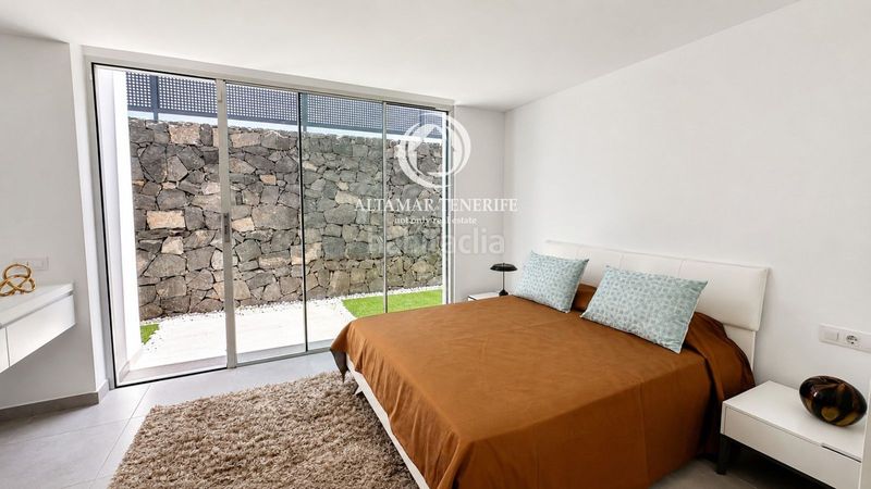 Foto 82a0a43b-3701-4e9f-ab9e-cf51a53bd8d0. Casa amb aparcament piscina a Callao Salvaje - Playa Paraíso Adeje
