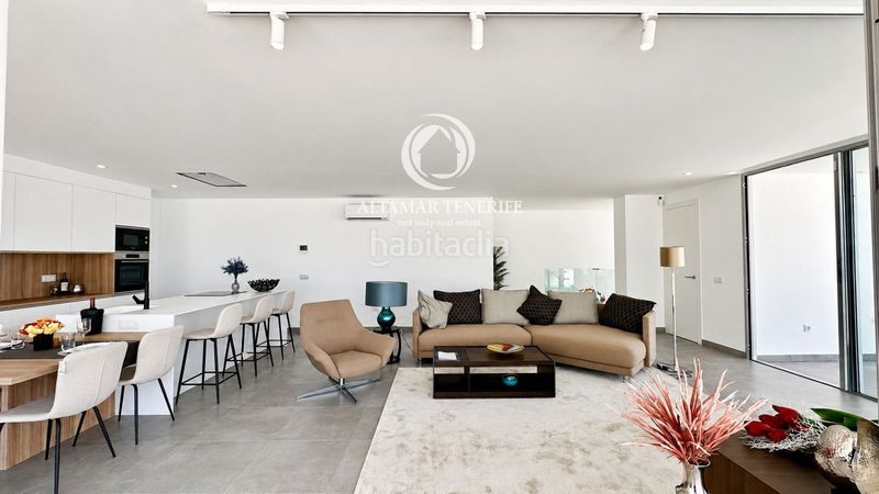 Foto f9a35e15-f66f-4470-8297-1a13befb6fef. Casa amb aparcament piscina a Callao Salvaje - Playa Paraíso Adeje