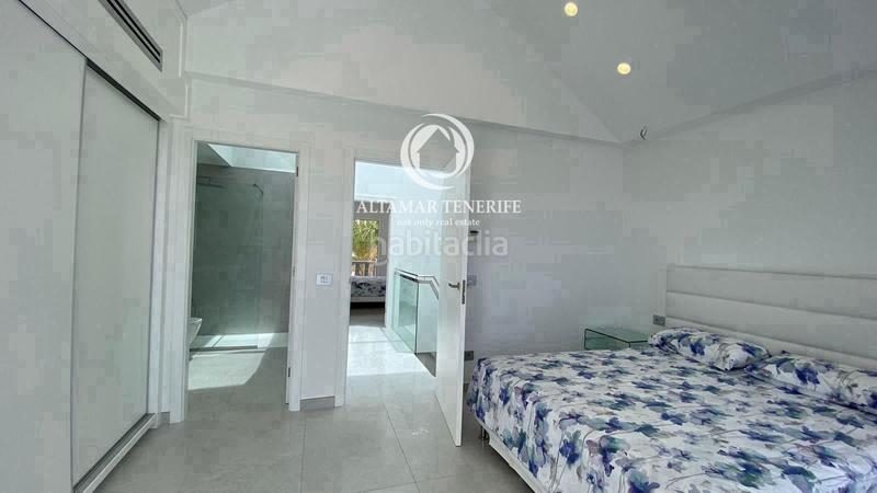 Foto 5511d0af-ed0f-40bb-96e3-0118e8a8619f. Casa adossada amb piscina a Playa de Fañabé Adeje