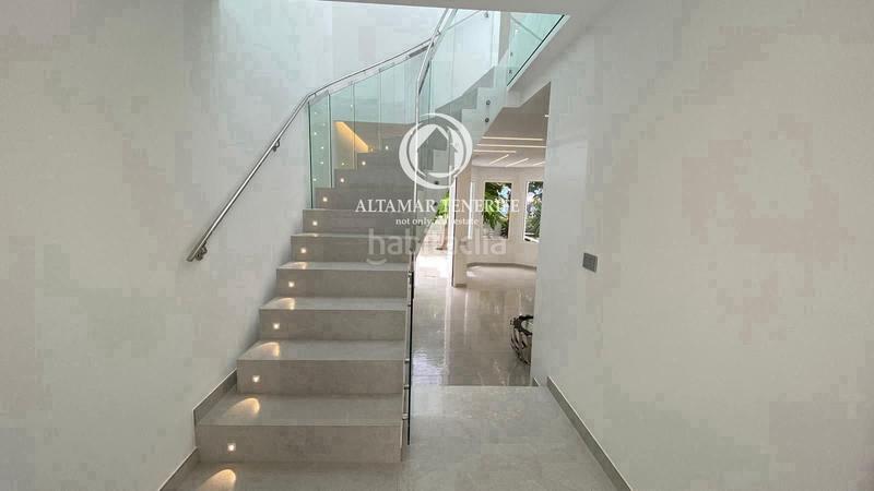 Foto 6c31d32f-011a-4023-8842-549cb5f750a7. Casa adossada amb piscina a Playa de Fañabé Adeje