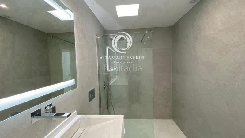 Foto b6a3266f-4e62-4746-a514-5fb7e7b674b0. Casa adossada amb piscina a Playa de Fañabé Adeje