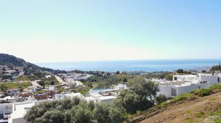 Terreny residencial a Calle araucaria 35. Venta de parcela con vistas panorámicas al mar en la urbanizació