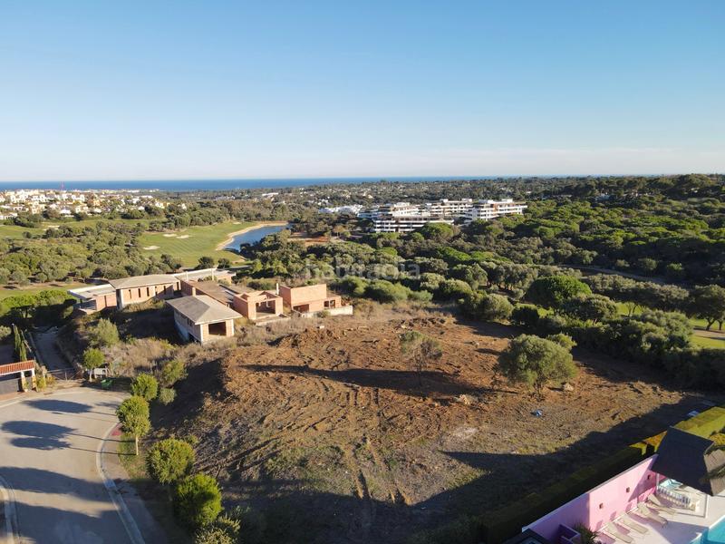 Foto 0b6ac9e1-a9e9-4a52-9883-be4540536b07. Terreny residencial a calle limonar 432 a Sotogrande alto Sotogrande