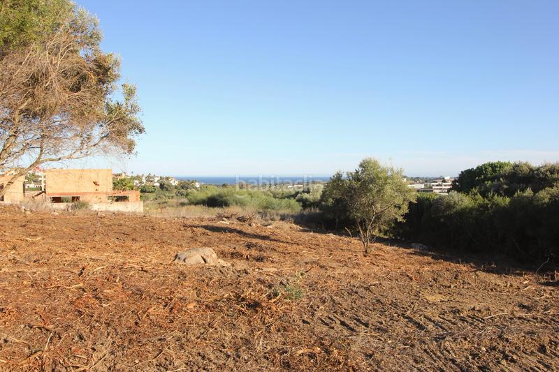 Foto 2907f1c1-0eff-4bc7-ad95-b25441072900. Terreny residencial a calle limonar 432 a Sotogrande alto Sotogrande