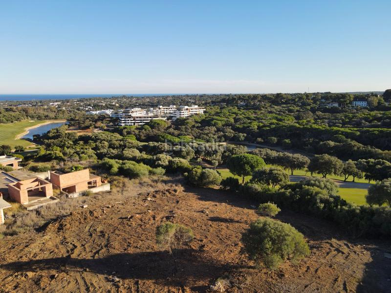 Foto 620b6baa-ab28-4b0a-b82b-99e7cf724868. Terreny residencial a calle limonar 432 a Sotogrande alto Sotogrande