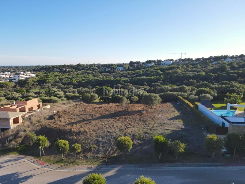 Foto cd73916f-1517-485f-a1d6-48fd4eb57b07. Terreny residencial a calle limonar 432 a Sotogrande alto Sotogrande