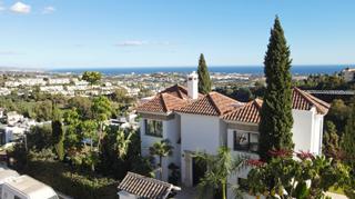 Haus  Urbanizacion la alborada 6e. Villa valmaris: exclusiva villa de encanto andaluz moderno con e